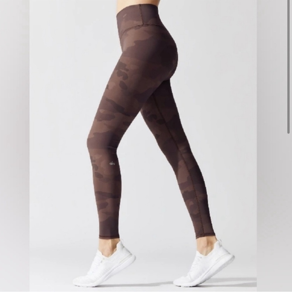 Alo brown camo high waisted athletic leggings size XS